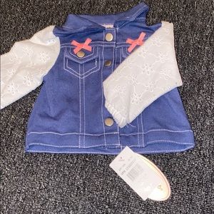 Jean jacket with lace sleeves